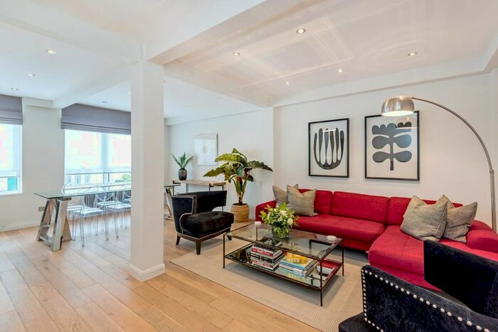 3 Bedroom Flat To Rent In Hyde Park Gate, London SW7