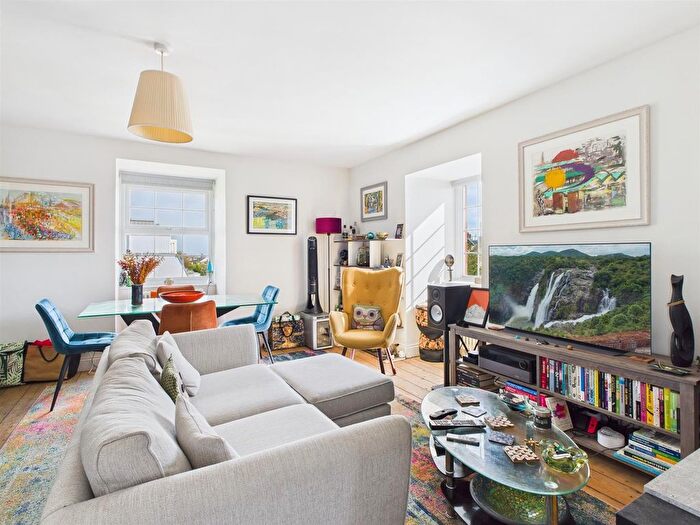 2 Bedroom Flat For Sale In Lansdowne Road, Hove, BN3