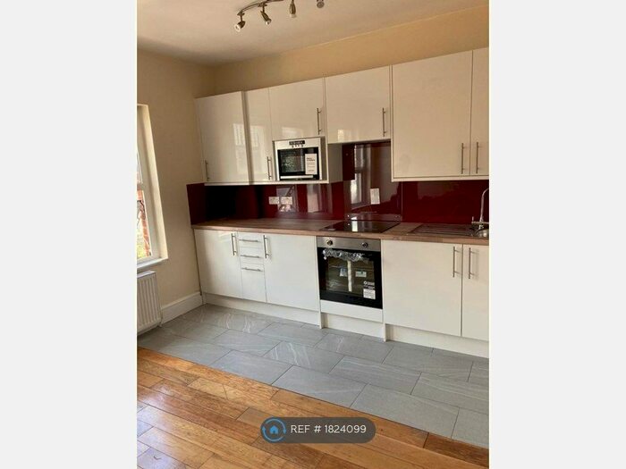 2 Bedroom Flat To Rent In Doggett Road, London, SE6