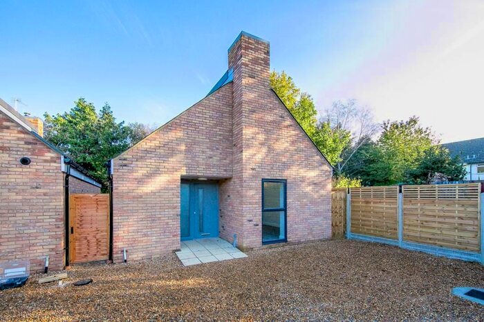 2 Bedroom Detached Bungalow To Rent In Cressing Road, Braintree, CM7