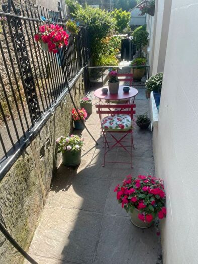 2 Bedroom Cottage For Sale In Phoenix Place, Kingsbridge, TQ7
