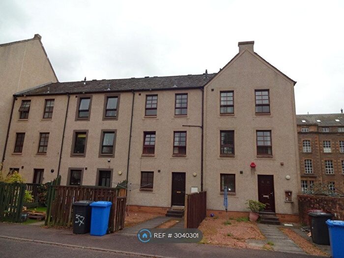 3 Bedroom Terraced House To Rent In Taylors Lane, Dundee, DD2