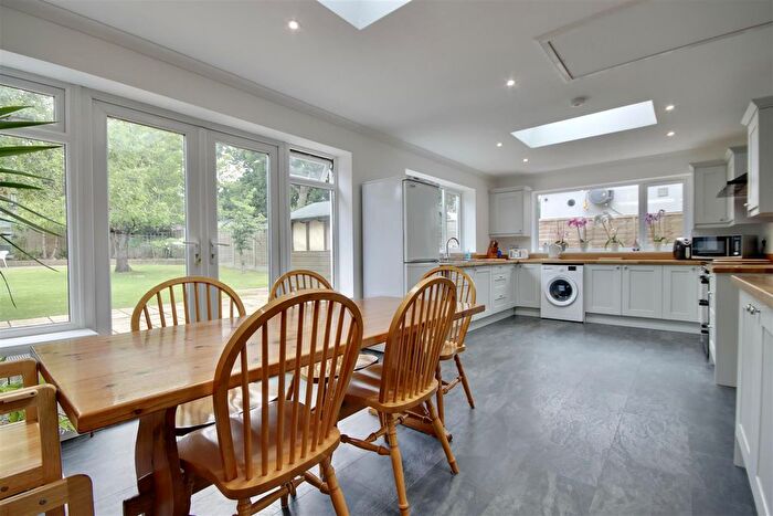 4 Bedroom Property For Sale In Rowlands Avenue, Waterlooville, PO7