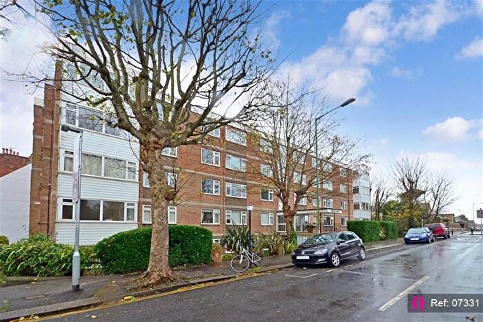 2 Bedroom Apartment To Rent In Wilbury Crescent, Hove, BN3