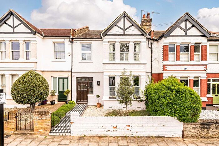 3 Bedroom Property For Sale In Ridgeway Road, Isleworth, TW7