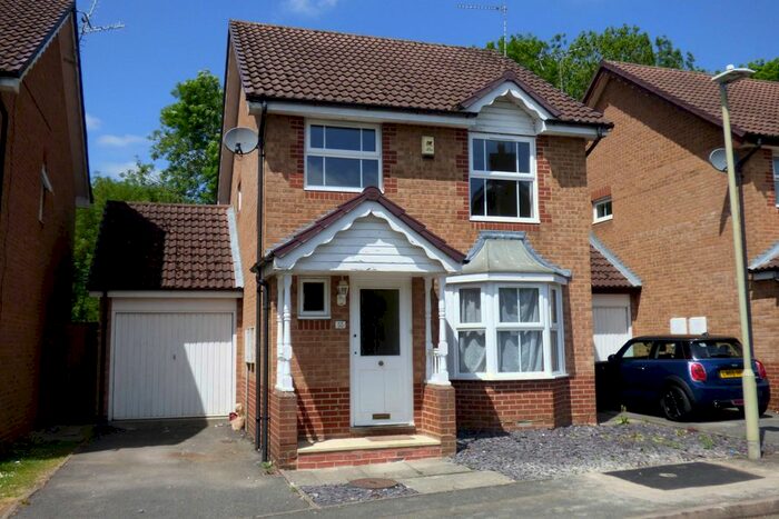 3 Bedroom Detached House To Rent In Mannock Way, Woodley, Reading, RG5