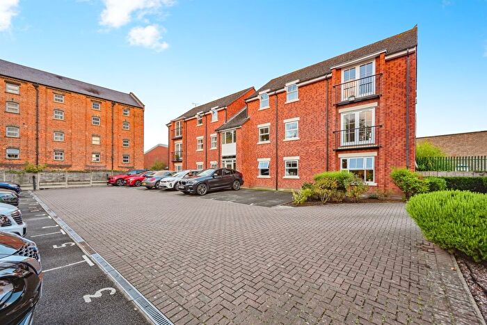 2 Bedroom Flat For Sale In The Maltings, Lichfield, WS14
