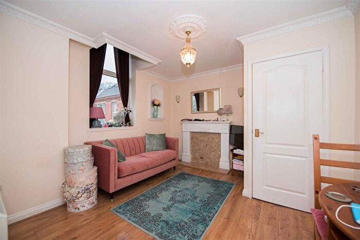 1 Bedroom Flat To Rent In Hine Hall, Mapperley, Nottingham, NG3