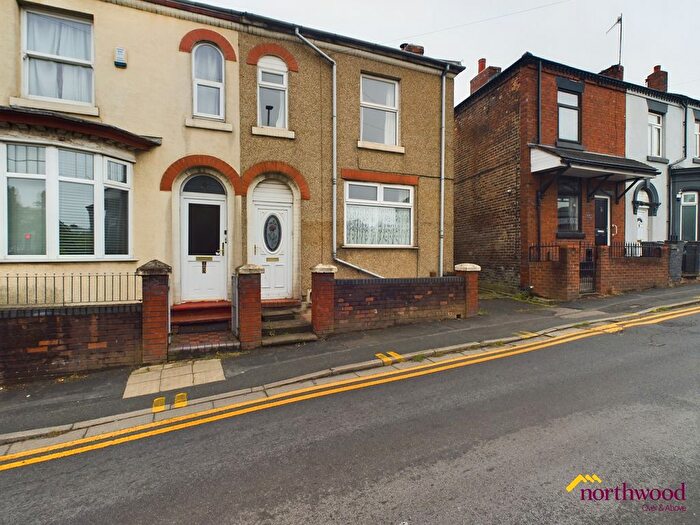 3 Bedroom Town House To Rent In Ford Green Road, Smallthorne, Stoke-On-Trent, ST6