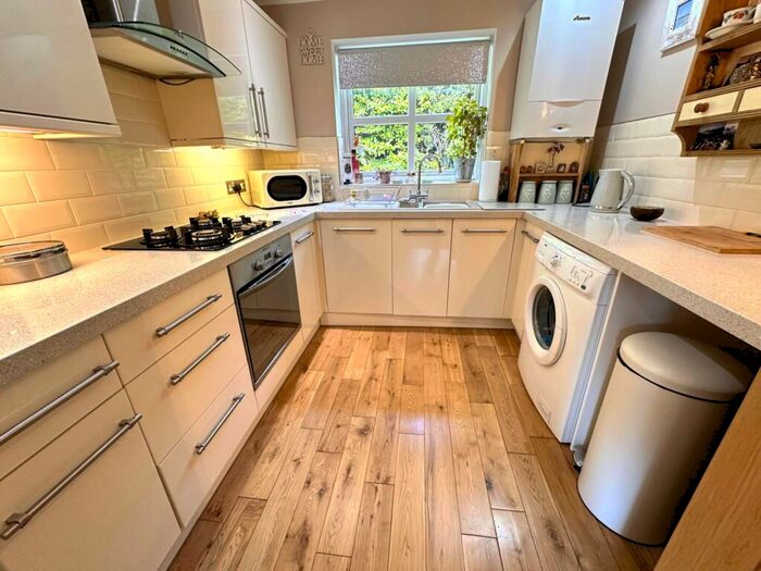 2 Bedroom Semi-Detached Bungalow For Sale In St Johns Farm Mews, Exmouth, EX8