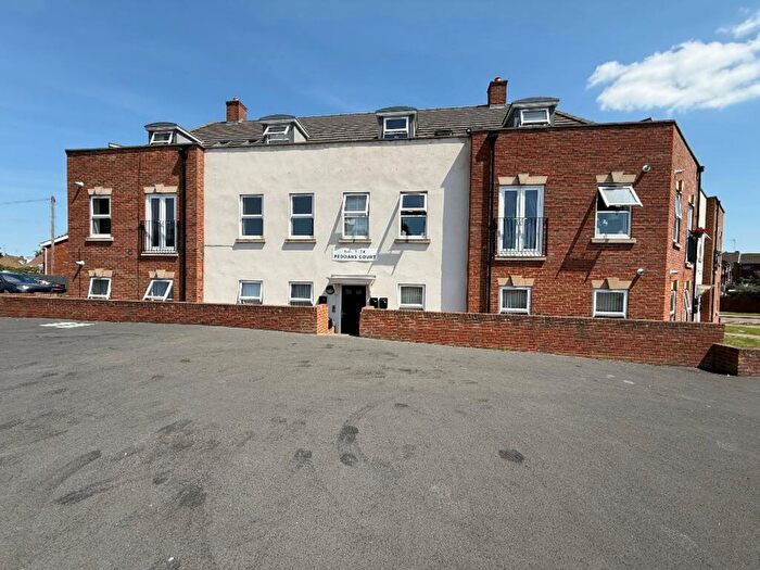 2 Bedroom Flat For Sale In Catsbrook Road, Peddars Court, LU3