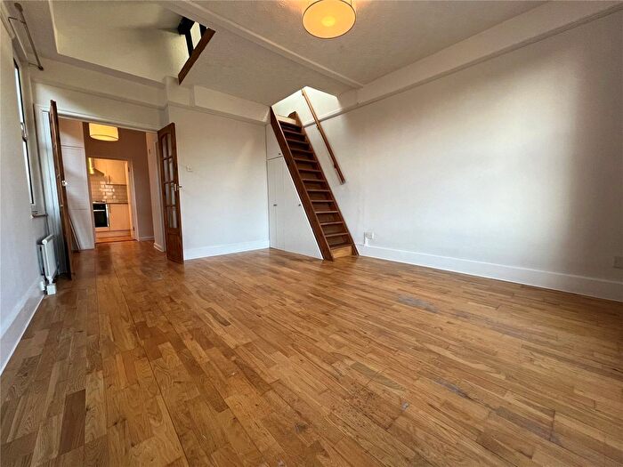 Studio To Rent In Hardwicke Road, Palmers Green, London, N13