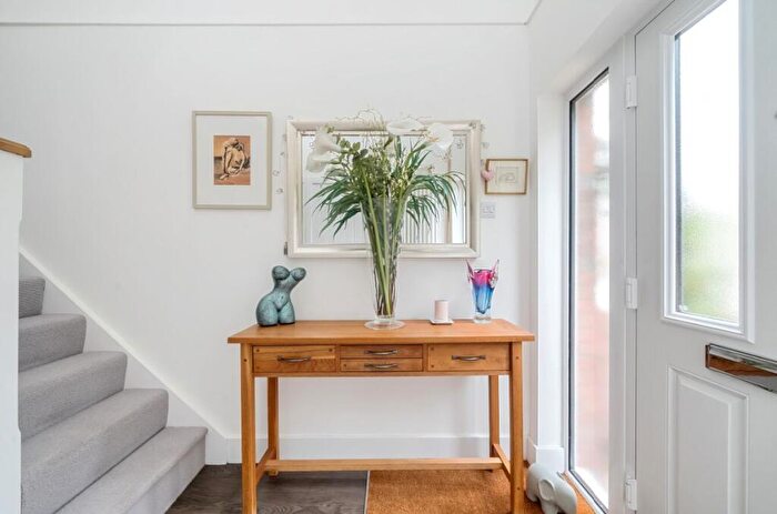 2 Bedroom Character Property For Sale In Crow Lane, Wilton, SP2