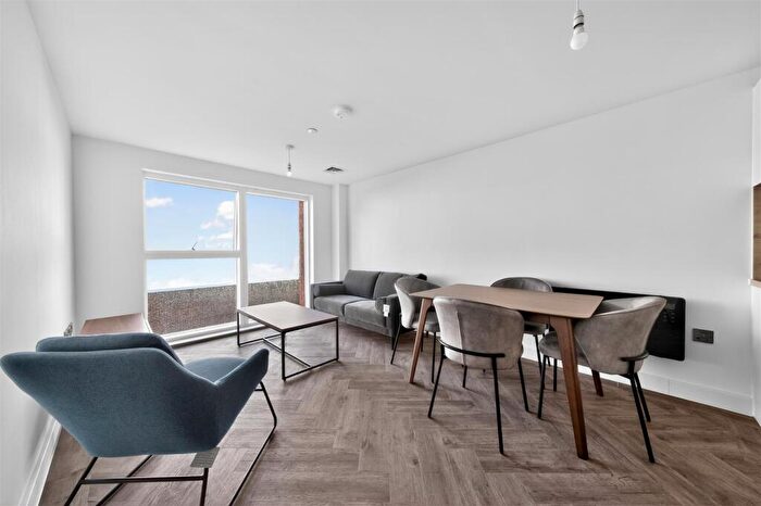 2 Bedroom Apartment To Rent In Chapmans Yard, Upper Gough Street, Birmingham, B1