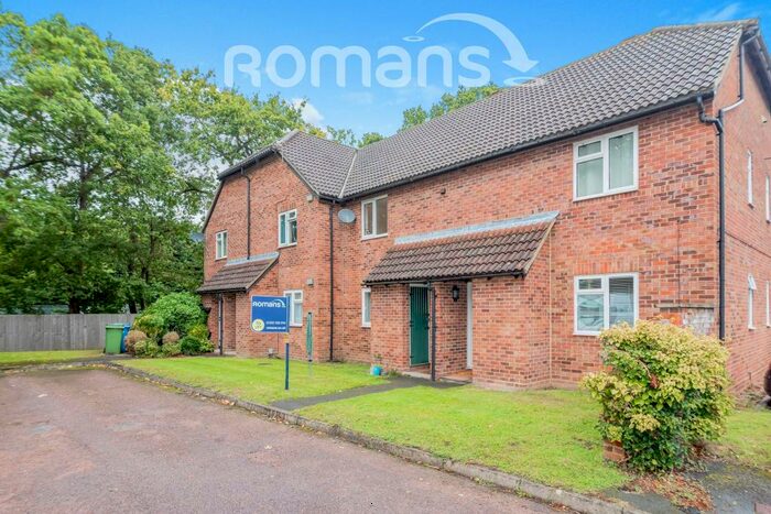 1 Bedroom Maisonette To Rent In Vesey Close, Farnborough, GU14