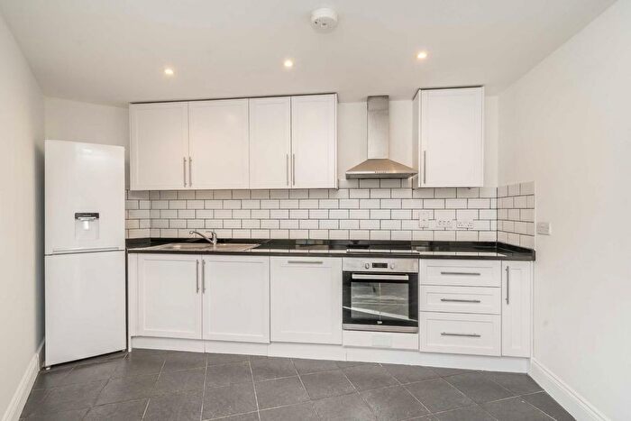 2 Bedroom Flat To Rent In Acton Lane, Chiswick, W4