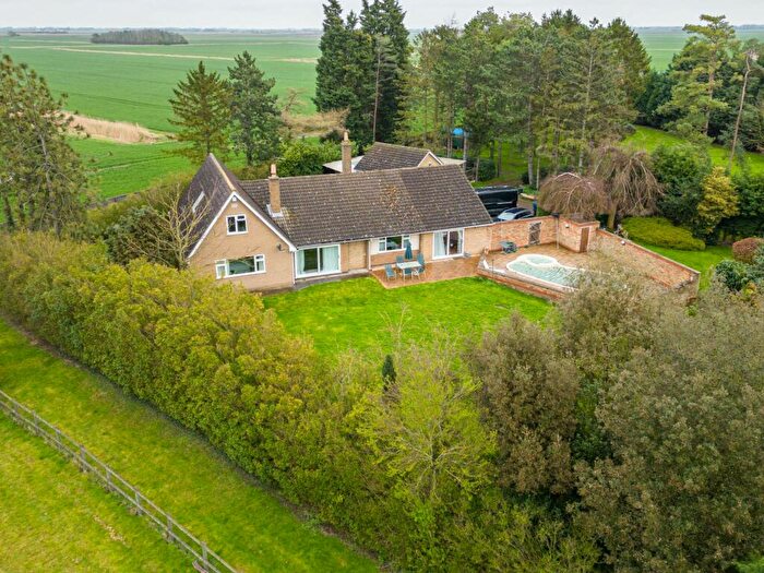 5 Bedroom Bungalow For Sale In Wisbech Road, Thorney, PE6