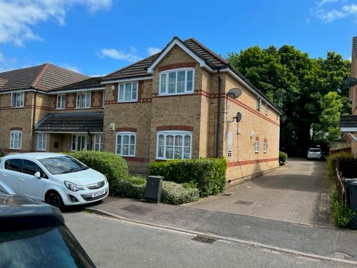 1 Bedroom Flat To Rent In Larkspur Gardens, Luton, LU4