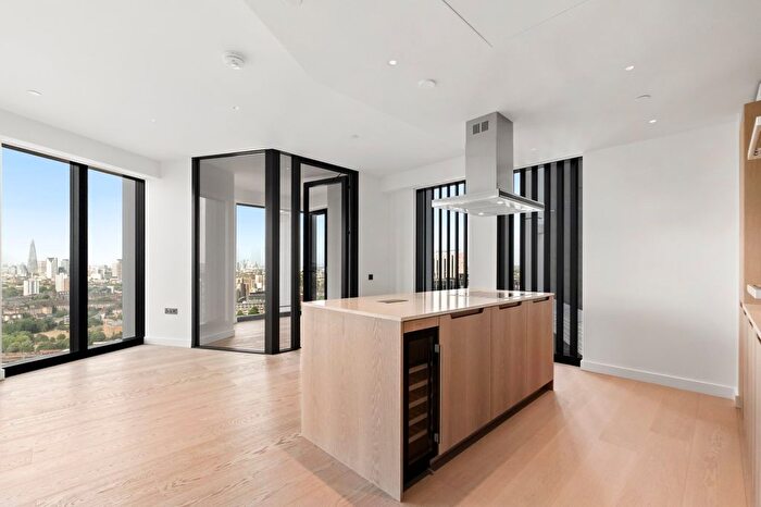 2 Bedroom Flat To Rent In River Park Tower, Nine Elms Lane, SW8