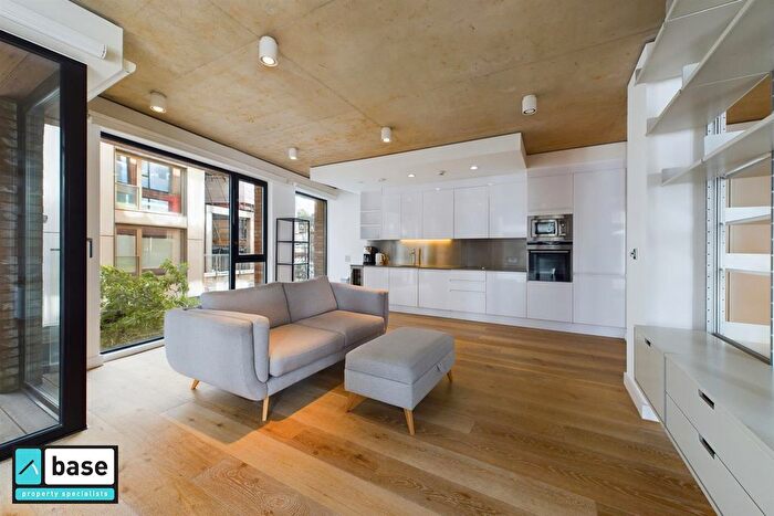 2 Bedroom Flat To Rent In The Warehaus, Mentmore Terrace, E8