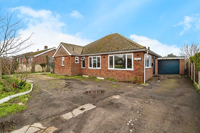 4 Bedroom Detached Bungalow For Sale In Fakes Road, Hemsby, Great Yarmouth, NR29