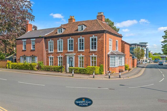 4 Bedroom Flat To Rent In Abbey Hill, Kenilworth, Warwickshire, CV8