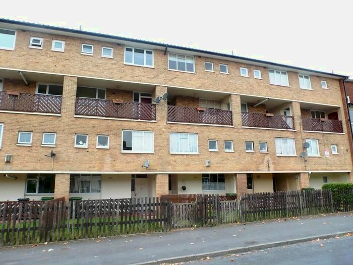 3 Bedroom Flat To Rent In Kensington, Foxwood Grove, Kingshurst B37