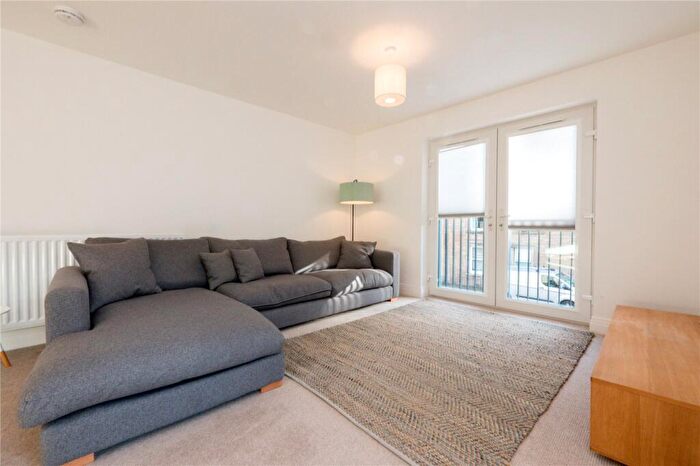 2 Bedroom Flat To Rent In Brunswick Road, Edinburgh, EH7