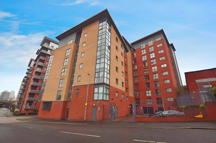 3 Bedroom Flat For Sale In Lincoln Gate, Manchester, Greater Manchester, M4