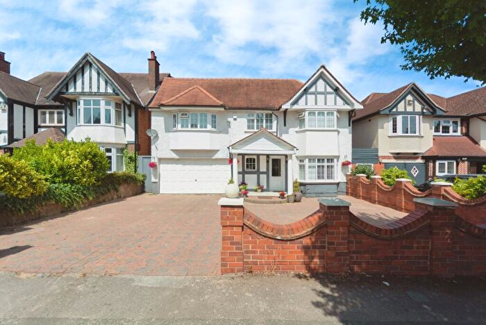 5 Bedroom Detached House For Sale In Mackenzie Road, Birmingham, West Midlands, B11