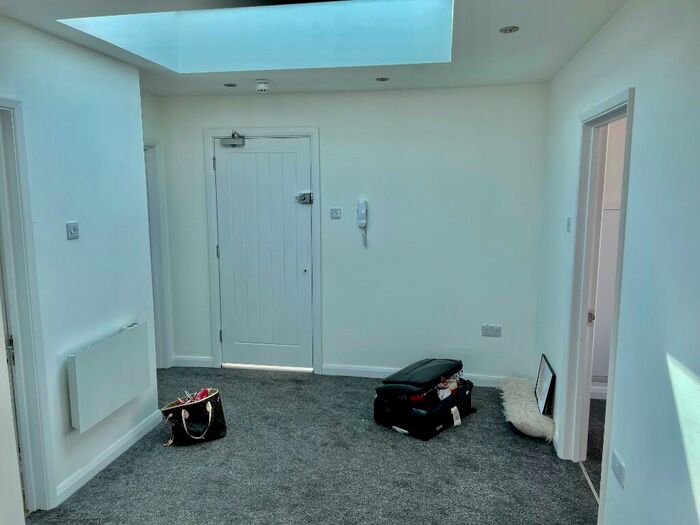 1 Bedroom Flat To Rent In York Road, Southend-On-Sea, Essex, SS1