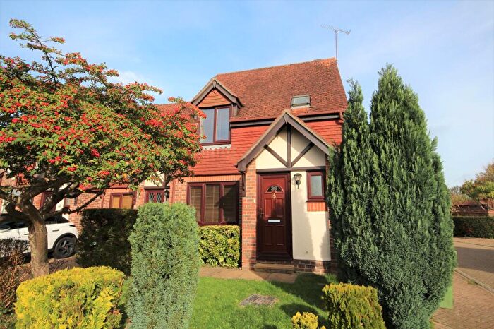 3 Bedroom End Of Terrace House To Rent In Coleridge Close, Horsham, RH12