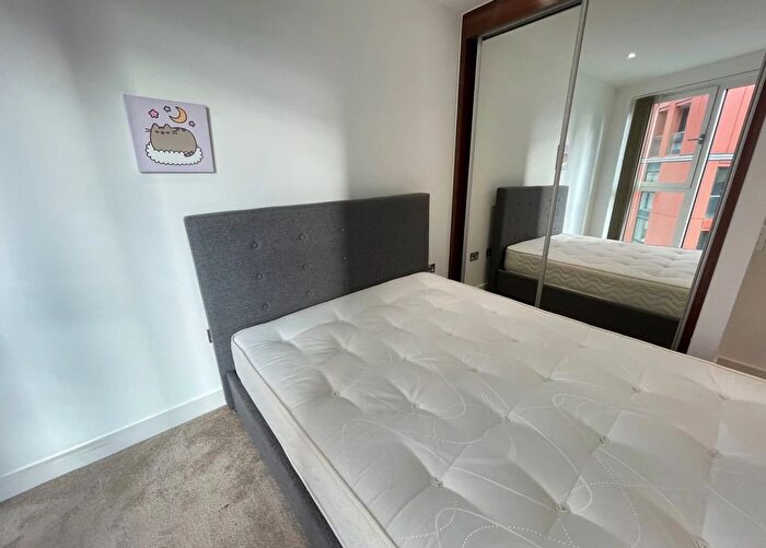 1 Bedroom Flat To Rent In Wandsworth Road, London, SW8