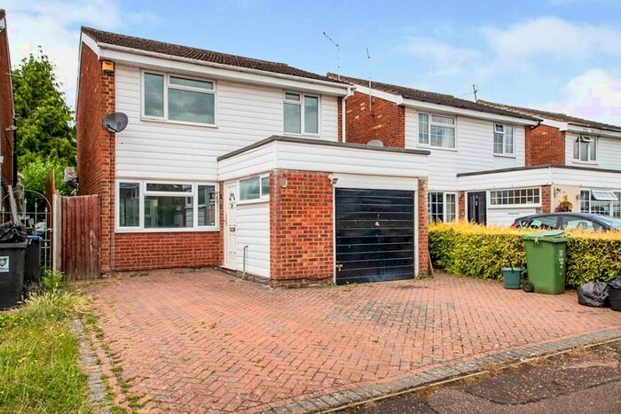 3 Bedroom Detached House To Rent In Boleyn Close, Hemel Hempstead, Hertfordshire, HP2