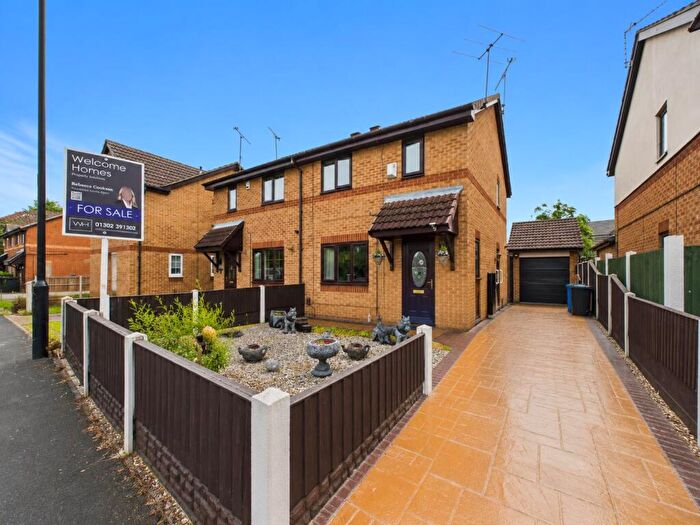 3 Bedroom Semi-Detached House For Sale In Laurel Avenue, Cusworth, Doncaster, DN5
