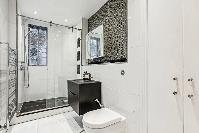 4 Bedroom Flat To Rent In Malvern Court, Onslow Square, South Kensington, SW7