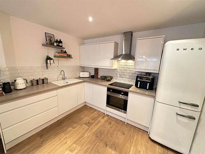 2 Bedroom Flat For Sale In Masson Place, Hornbeam Way, Green Quarter, M4