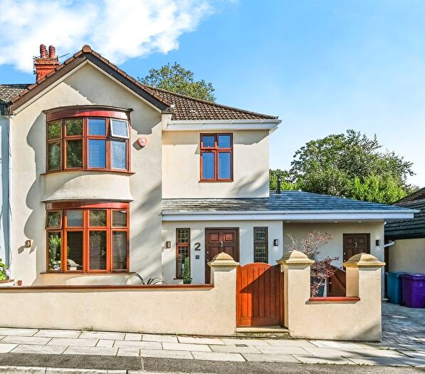 5 Bedroom Semi-Detached House For Sale In Garth Drive, Liverpool, L18