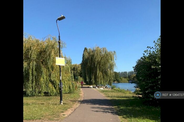 2 Bedroom Flat To Rent In Crendon Court, Caversham, Reading, RG4