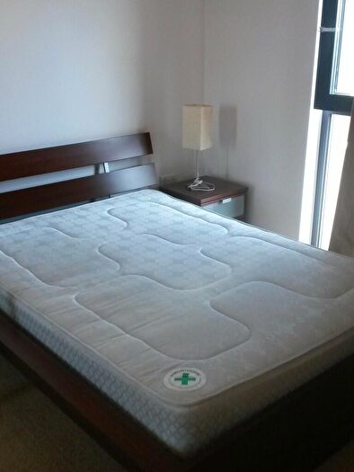 2 Bedroom Flat To Rent In Southside, B5