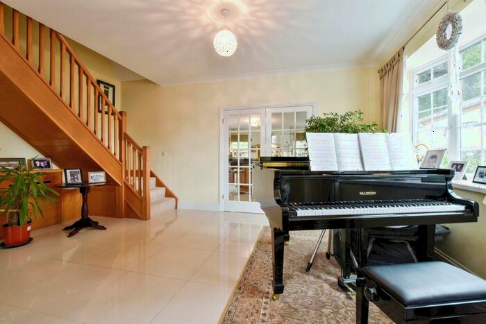 3 Bedroom Detached Bungalow For Sale In Upper High Street, Cefn Coed, Merthyr Tydfil, CF48