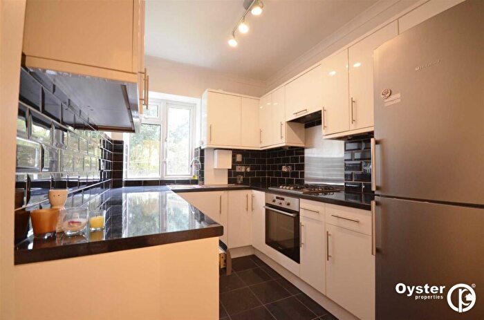 2 Bedroom Flat To Rent In Friern Park, London, N12