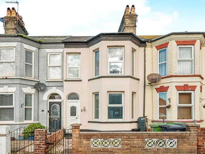 3 Bedroom Terraced House For Sale In Gordon Road, Great Yarmouth, NR31