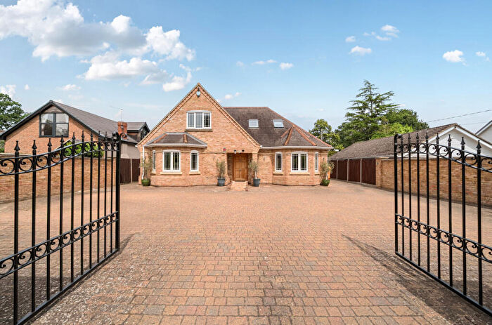5 Bedroom Detached House For Sale In Barkham Ride, Finchampstead, Wokingham, RG40