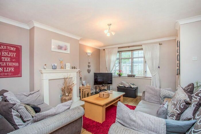 3 Bedroom Terraced House To Rent In Mutchetts Close, Watford, Hertfordshire, WD25