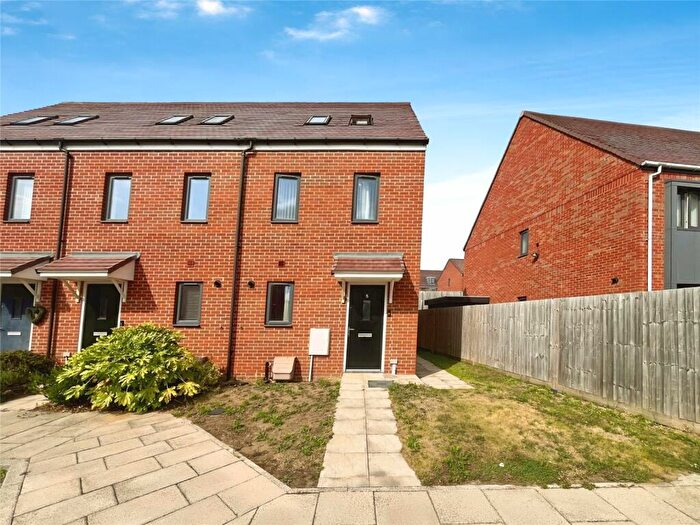 3 Bedroom End Of Terrace House To Rent In Swann Street, Castle Hill, Ebbsfleet Valley, Swanscombe, DA10