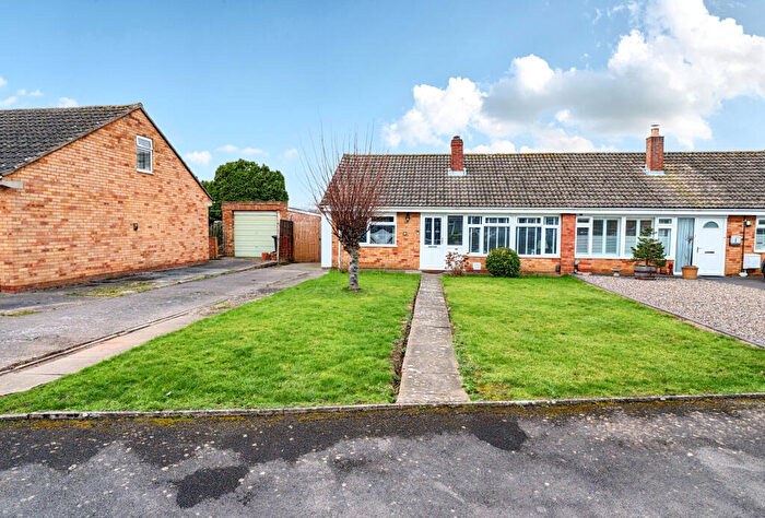 2 Bedroom Bungalow For Sale In Parkwood Crescent, Hucclecote, Gloucester, Gloucestershire, GL3