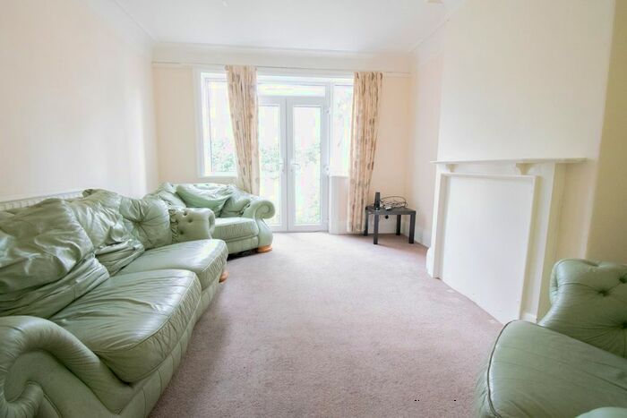 4 Bedroom Semi-Detached House To Rent In Grosvenor Road, Jesmond, Newcastle Upon Tyne, NE2