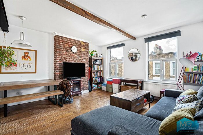 3 Bedroom Flat For Sale In Highbury Park, London, N5