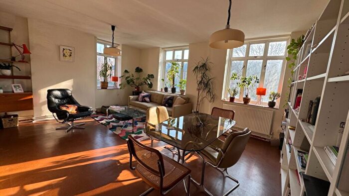 1 Bedroom Apartment To Rent In Shacklewell Lane, London, E8